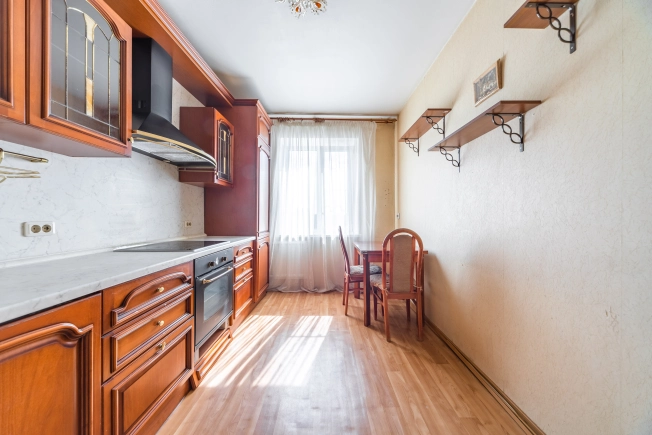 Купить двухкомнатную квартиру у метро Проспект Большевиков в Санкт-Петербурге. Вариант № 2012, 7, площадь -  квм, цена 12350000 рублей