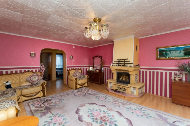 Купить дом в Микрорайоне Восточный, Тобольск в Тобольске. Вариант № 19660, 5, площадь -  квм, цена 9000000 рублей