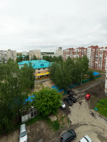 Купить трехкомнатную квартиру в Тюменской области. Вариант № 7802, 14, площадь -  квм, цена 5450000 рублей