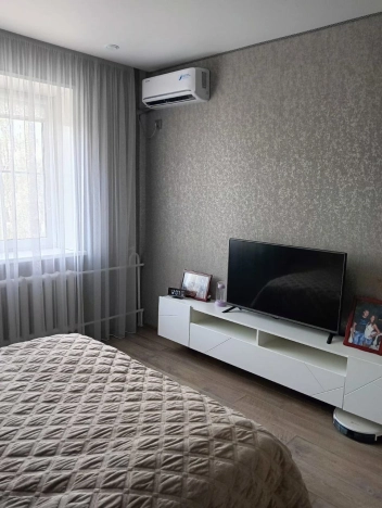 Купить трехкомнатную квартиру в Старом Осколе. Вариант № 8108799, 15, площадь -  квм, цена 5390000 рублей