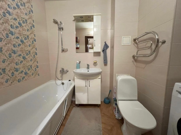 Купить двухкомнатную квартиру на улице 9 Января в Воронеже. Вариант № 13244, 7, площадь -  квм, цена 5600000 рублей