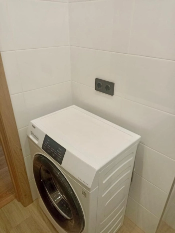 Купить однокомнатную квартиру у метро Октябрьская в Новосибирске. Вариант № 7781754, 8, площадь -  квм, цена 7200000 рублей