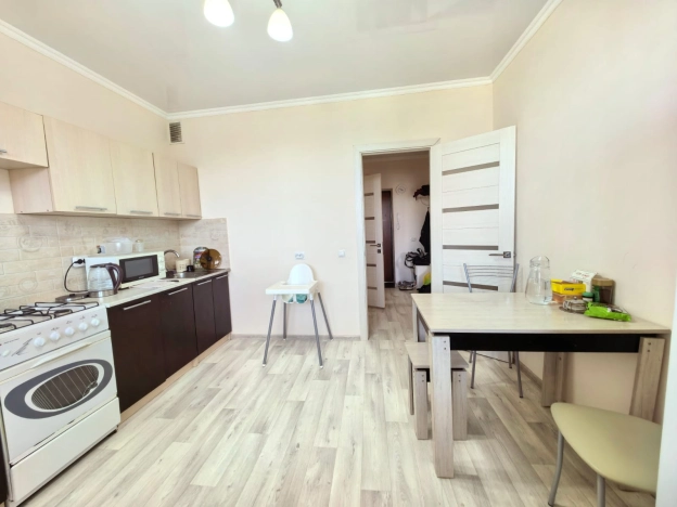 Купить однокомнатную квартиру на улице Обсерваторная в Ростовской области. Вариант № 3214740, 3, площадь -  квм, цена 5400000 рублей