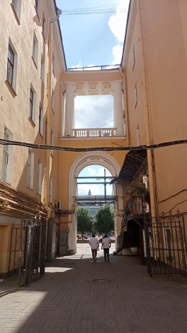 Купить коммерческую недвижимость свободного назначения в Санкт-Петербурге. Вариант № 529986, 3, площадь -  квм, цена 20300000 рублей