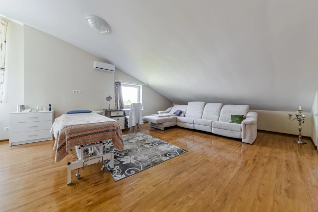 Купить однокомнатную квартиру на вторичке на улице Коробицына в Санкт-Петербурге. Вариант № 270488, 5, площадь -  квм, цена 19500000 рублей