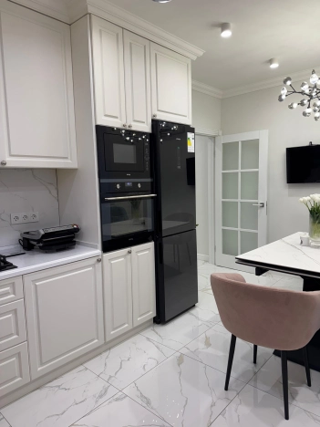 Купить трехкомнатную квартиру в Ростовской области. Вариант № 3265596, 7, площадь -  квм, цена 12500000 рублей