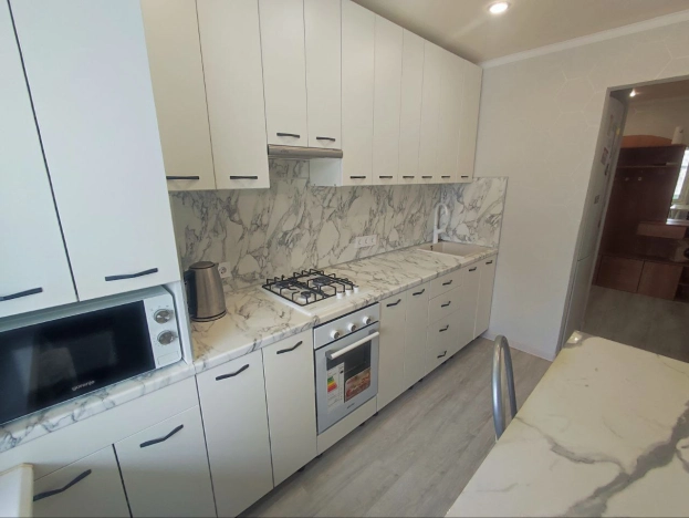 Купить трехкомнатную квартиру в Республике Татарстан (татарстан). Вариант № 28022, 4, площадь -  квм, цена 5800000 рублей