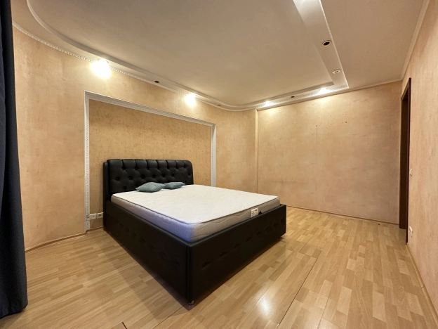 Купить четырехкомнатную квартиру на вторичке в Московской области. Вариант № 1809026, 7, площадь - квм, цена 18800000 рублей