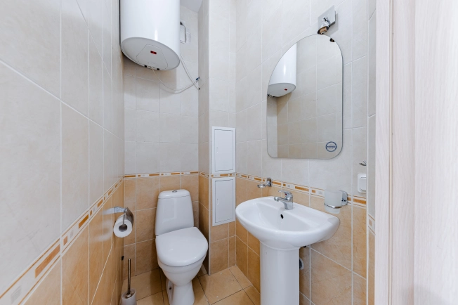 Купить трехкомнатную квартиру у метро Горьковская в Санкт-Петербурге. Вариант № 44898, 26, площадь -  квм, цена 19450000 рублей