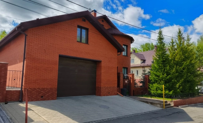 Купить дом на улице Набережная в Тюменской области. Вариант № 33079, 3, площадь -  квм, цена 50000000 рублей