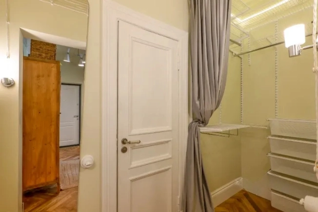 Купить квартиру в Москве. Вариант № 9339115, 28, площадь -  квм, цена 23900000 рублей