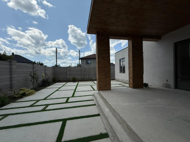 Купить дом на улице Шоссейный переулок в Краснодарском крае. Вариант № 54882, 19, площадь -  квм, цена 12500000 рублей