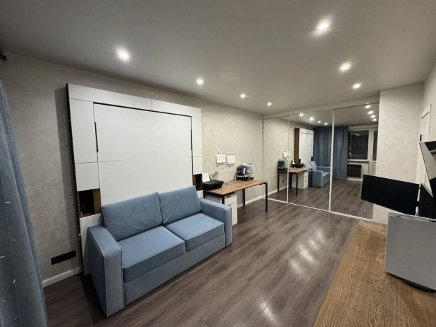 Купить однокомнатную квартиру на улице Шелепихинская набережная в Москве. Вариант № 10006678, 9, площадь -  квм, цена 10000000 рублей