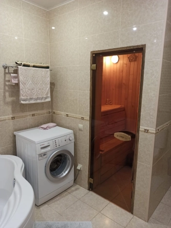 Купить трехкомнатную квартиру на улице Жилмассив в Новосибирской области. Вариант № 9572004, 6, площадь -  квм, цена 8137000 рублей