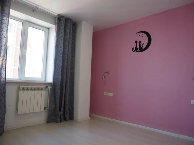 Купить трехкомнатную квартиру в Новосибирске. Вариант № 7767848, 8, площадь -  квм, цена 9800000 рублей