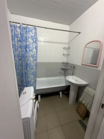 Купить двухкомнатную квартиру на вторичке в Микрорайоне Будённого, Старый Оскол в Старом Осколе. Вариант № 10533243, 18, площадь -  квм, цена 7200000 рублей