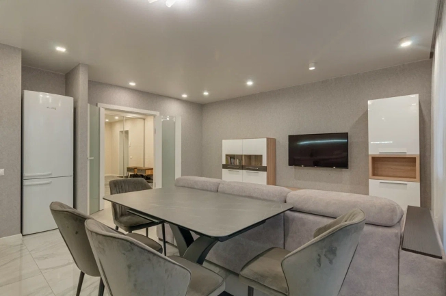 Купить квартиру на вторичке в Вологде. Вариант № 10444701, 4, площадь - квм, цена 12500000 рублей