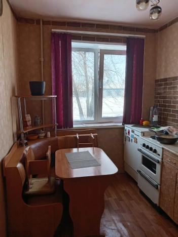 Купить двухкомнатную квартиру на улице Пролетарская в Алтайском крае. Вариант № 9144104, 3, площадь -  квм, цена 2150000 рублей