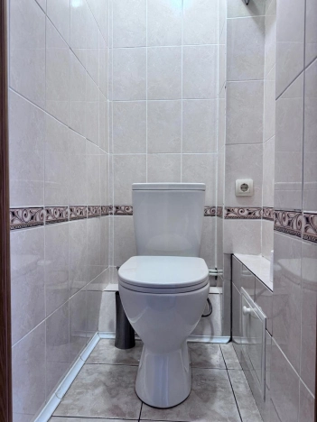 Купить трехкомнатную квартиру в Новосибирске. Вариант № 6152874, 18, площадь -  квм, цена 6600000 рублей