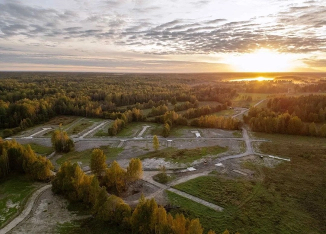 Купить земельный участок в Ленинградской области. Вариант № 10576995, 4, площадь - квм, цена 1852400 рублей