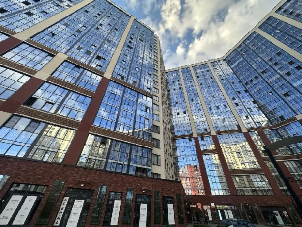 Купить трехкомнатную квартиру у метро Садовая в Санкт-Петербурге. Вариант № 10238209, 18, площадь -  квм, цена 15800000 рублей