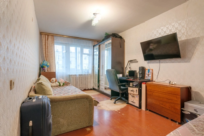 Купить квартиру в Вологодской области. Вариант № 7583070, 8, площадь -  квм, цена 1900000 рублей