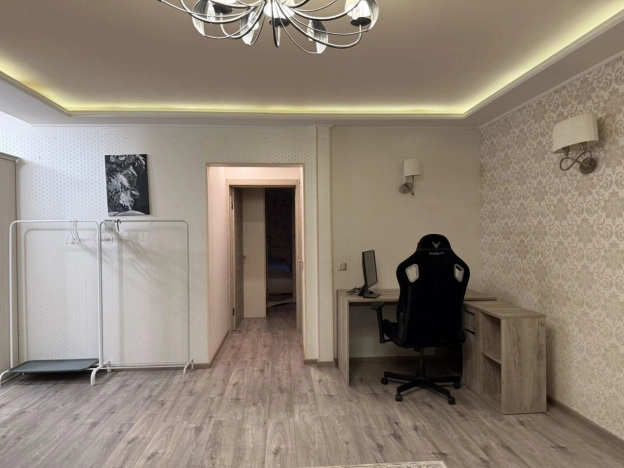 Купить квартиру в Москве. Вариант № 9371133, 6, площадь -  квм, цена 24000000 рублей