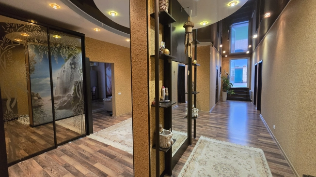 Купить трехкомнатную квартиру на улице Коммунистическая в Пензенской области. Вариант № 10276825, 15, площадь -  квм, цена 28000000 рублей