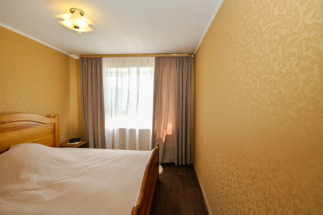 Купить трехкомнатную квартиру в районе Ленинский в Новосибирске. Вариант № 54252, 13, площадь -  квм, цена 8900000 рублей