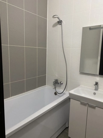 Купить двухкомнатную квартиру в Ленинградской области. Вариант № 7845171, 3, площадь -  квм, цена 9999000 рублей