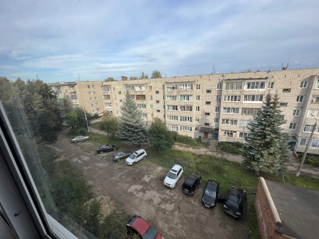 Купить двухкомнатную квартиру на улице Школьная в Калужской области. Вариант № 53241, 6, площадь -  квм, цена 2100000 рублей