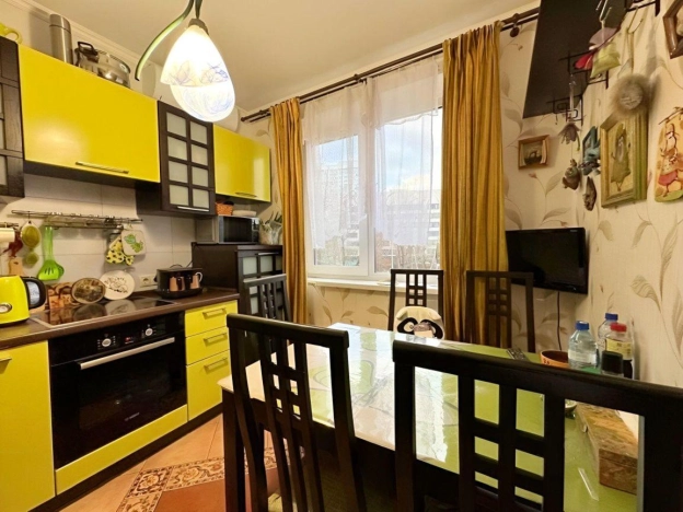 Купить квартиру в Москве. Вариант № 9813973, 6, площадь -  квм, цена 32000000 рублей