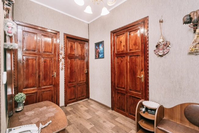 Купить трехкомнатную квартиру в районе Ленинский в Новосибирске. Вариант № 8462578, 19, площадь -  квм, цена 4699999 рублей