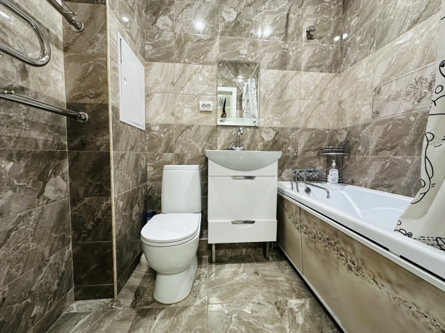 Купить однокомнатную квартиру на улице Героев-Разведчиков в Краснодаре. Вариант № 3377045, 16, площадь -  квм, цена 5150000 рублей