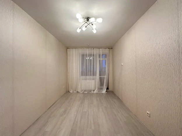 Купить трехкомнатную квартиру у метро Садовая в Санкт-Петербурге. Вариант № 9974099, 37, площадь -  квм, цена 9390000 рублей