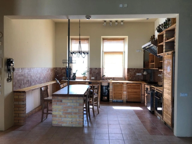 Купить квартиру в Москве. Вариант № 9813279, 3, площадь -  квм, цена 230000000 рублей