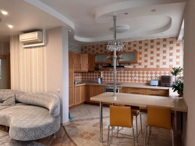 Купить квартиру в Москве. Вариант № 8416118, 5, площадь -  квм, цена 46000000 рублей