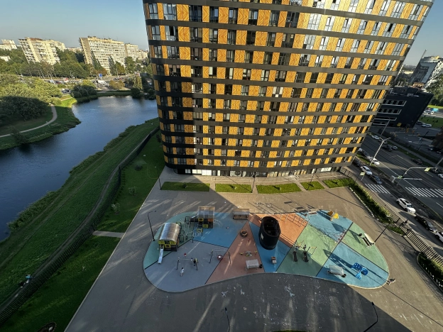 Купить трехкомнатную квартиру у метро Площадь Ленина в Санкт-Петербурге. Вариант № 5971, 23, площадь -  квм, цена 44000000 рублей