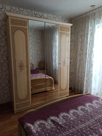 Купить трехкомнатную квартиру на улице Жилмассив в Новосибирской области. Вариант № 9572004, 3, площадь -  квм, цена 8137000 рублей