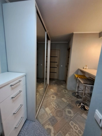 Купить двухкомнатную квартиру на улице переулок Николая Липового в Бийске. Вариант № 8451430, 15, площадь -  квм, цена 6150000 рублей