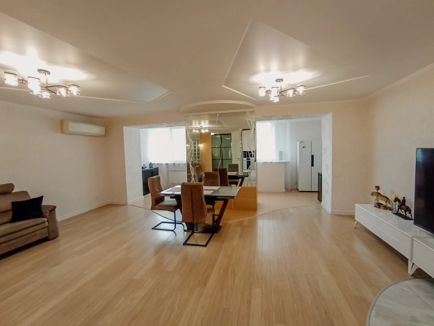 . Вариант № 3670, 10, площадь - 130 квм, цена 13900000 рублей