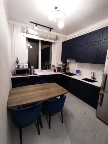 Купить квартиру в Москве. Вариант № 9832470, 8, площадь -  квм, цена 33000000 рублей