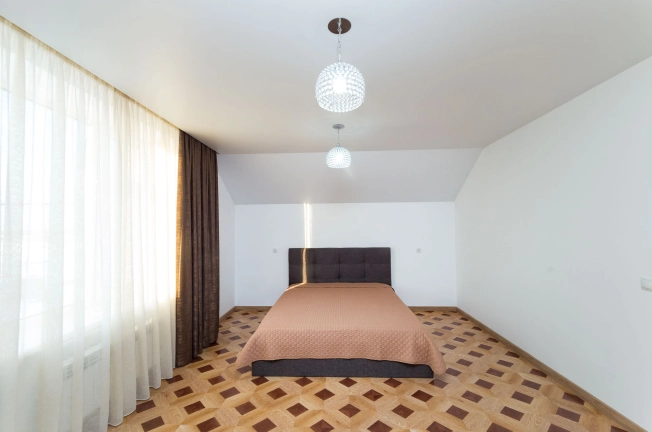 Купить дом на улице Карла Маркса в Тюменской области. Вариант № 1235, 11, площадь -  квм, цена 10000000 рублей