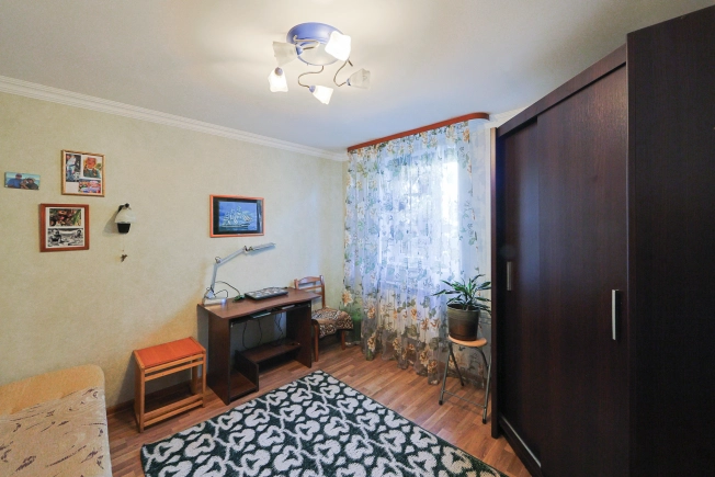 Купить четырехкомнатную квартиру в районе Московский в Калининграде. Вариант № 8560234, 18, площадь -  квм, цена 17999999 рублей