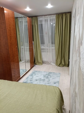 Снять квартиру в районе Калининский в Новосибирске. Вариант № 9152499, 5, площадь -  квм, цена 33000 рублей