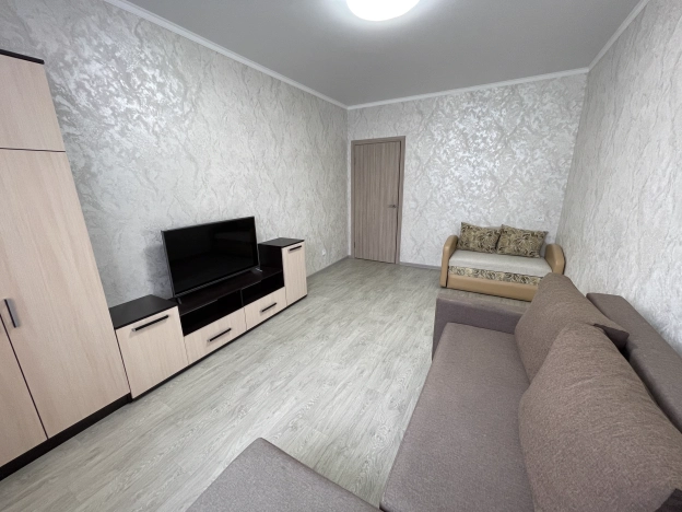 Купить двухкомнатную квартиру на улице Виктора Гакуна в Калининграде. Вариант № 337949, 16, площадь -  квм, цена 9100000 рублей