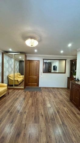 Купить двухкомнатную квартиру в Омске. Вариант № 7783882, 3, площадь -  квм, цена 6400000 рублей