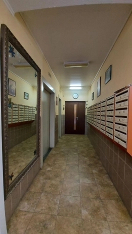 Купить квартиру на вторичке у метро Ботанический сад в Москве. Вариант № 2623232, 37, площадь -  квм, цена 19500000 рублей