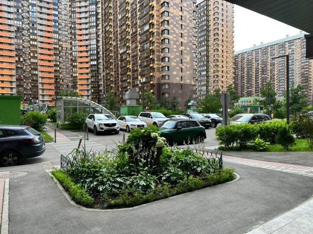 Купить трехкомнатную квартиру в Одинцове. Вариант № 627421, 40, площадь -  квм, цена 29500000 рублей