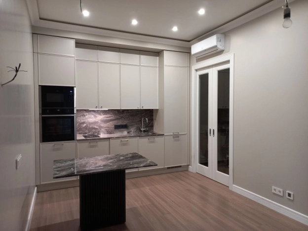 Купить квартиру в Москве. Вариант № 9376880, 12, площадь -  квм, цена 59900000 рублей